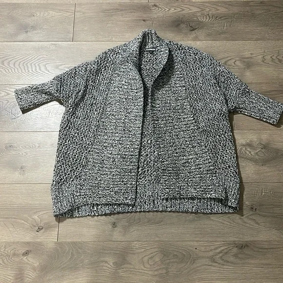 1/4 length sleeve Express cardigan, Size L - Picture 1 of 9